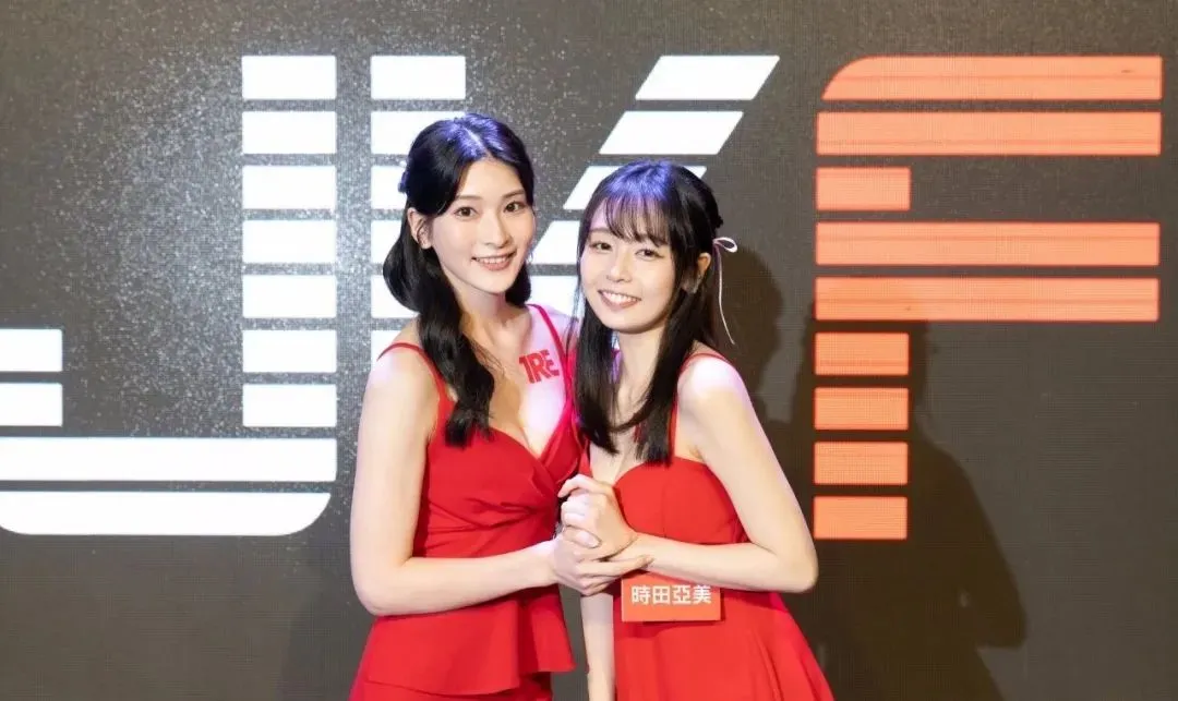 三上悠亚台北成人展晒照,现场多图流出! | 黑料正能量