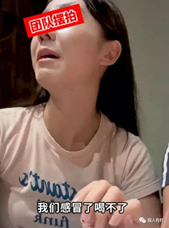 想不到吧!这就是大凉山的网红主播背着下山的木头,竟然是空心的 | 黑料正能量