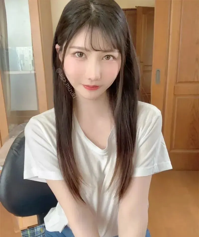 车牌番号小编作品:蓝芽水月,清纯课代表、最清纯的业界老师! | 黑料正能量