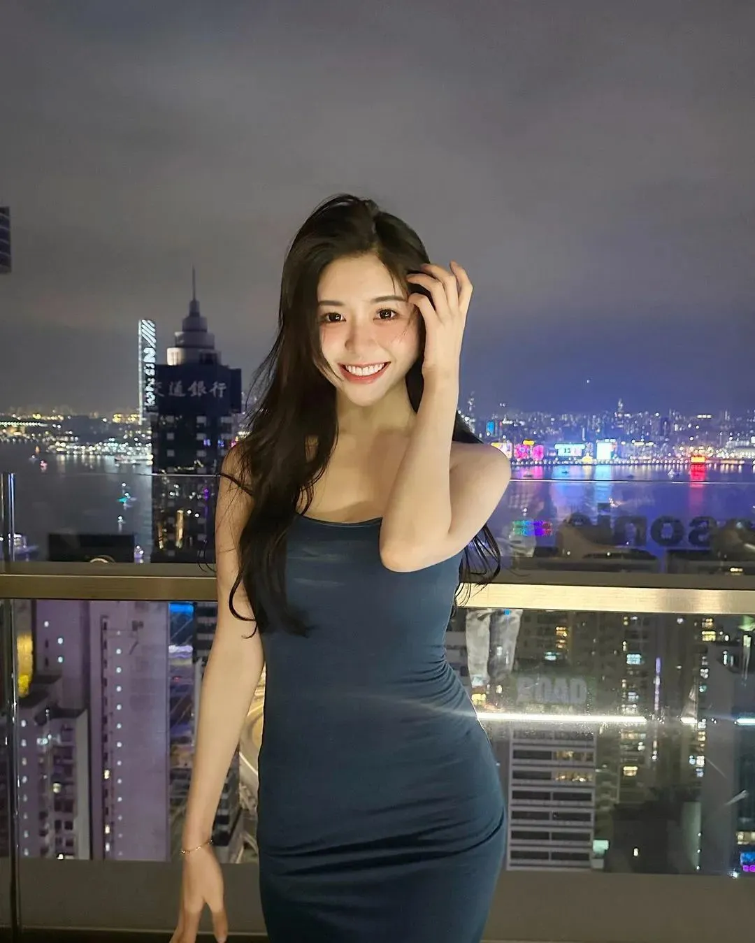 马来网红张安琪,白皙皮肤,饱满身材,才貌双全,火到中国 | 黑料正能量