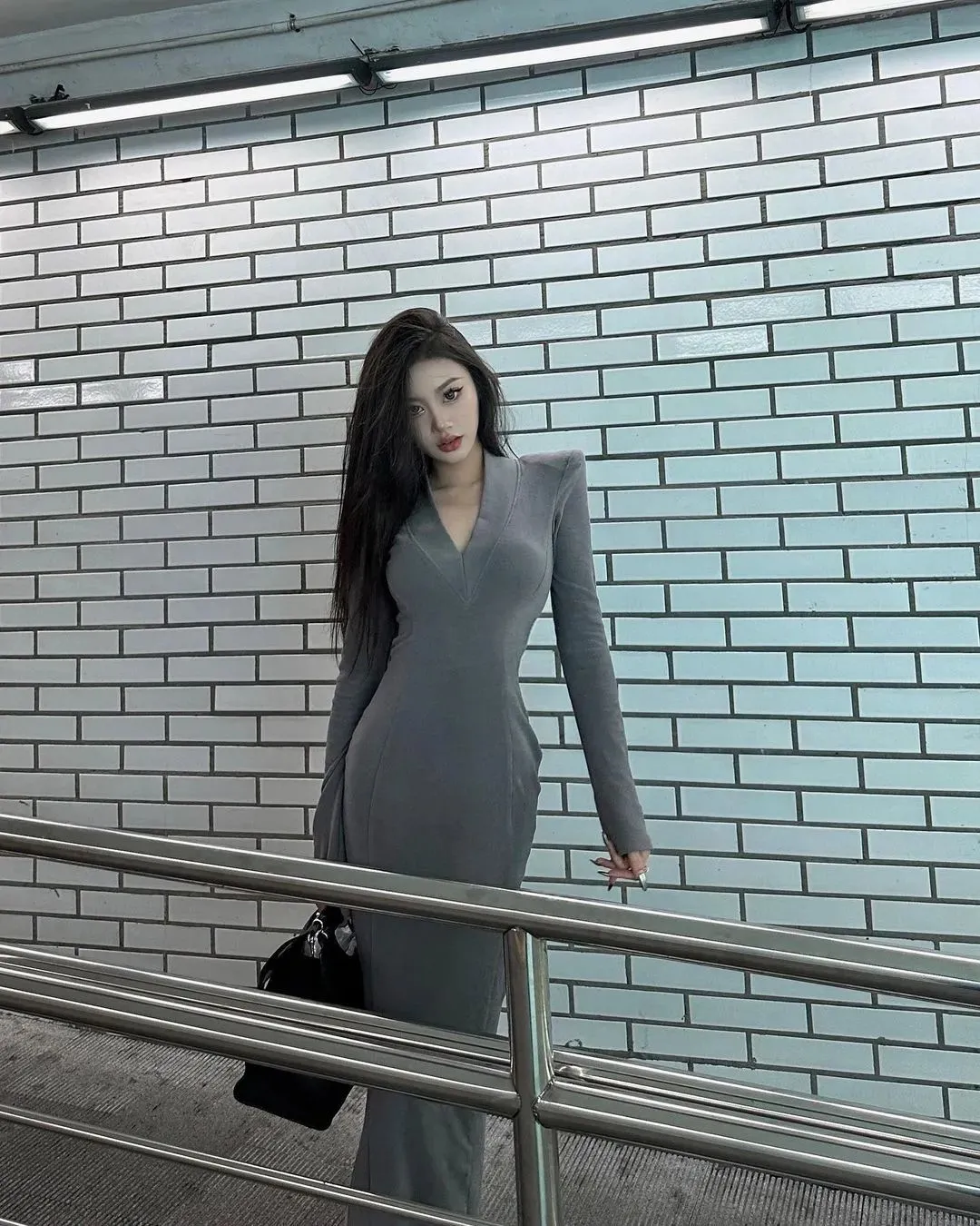 国产网红Audreyz,钟爱黑丝御姐风(附生活照写真图片) | 黑料正能量