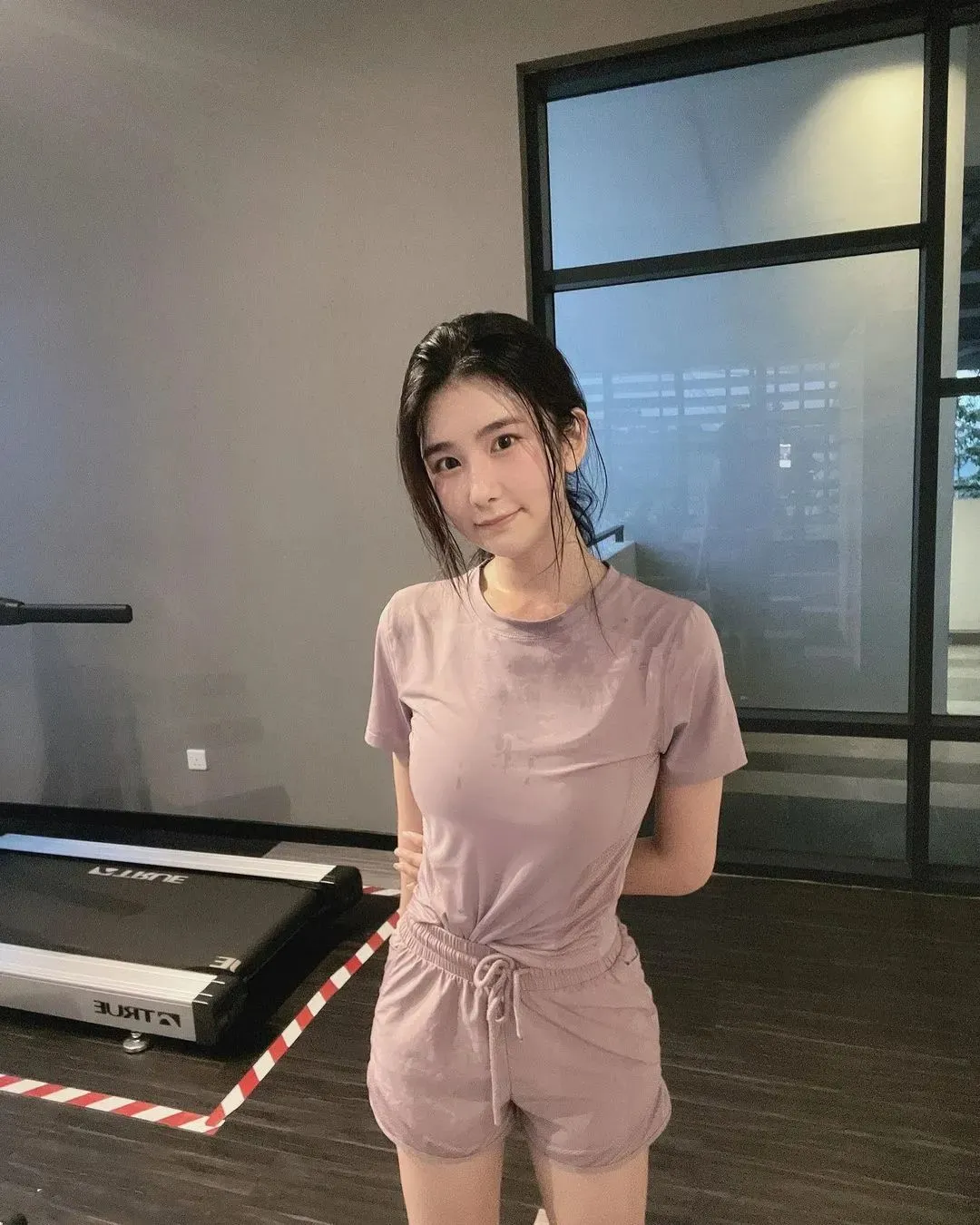 马来网红蔡昀希,纤细腰身,傲人曲线,才貌双全,热爱运动 | 黑料正能量