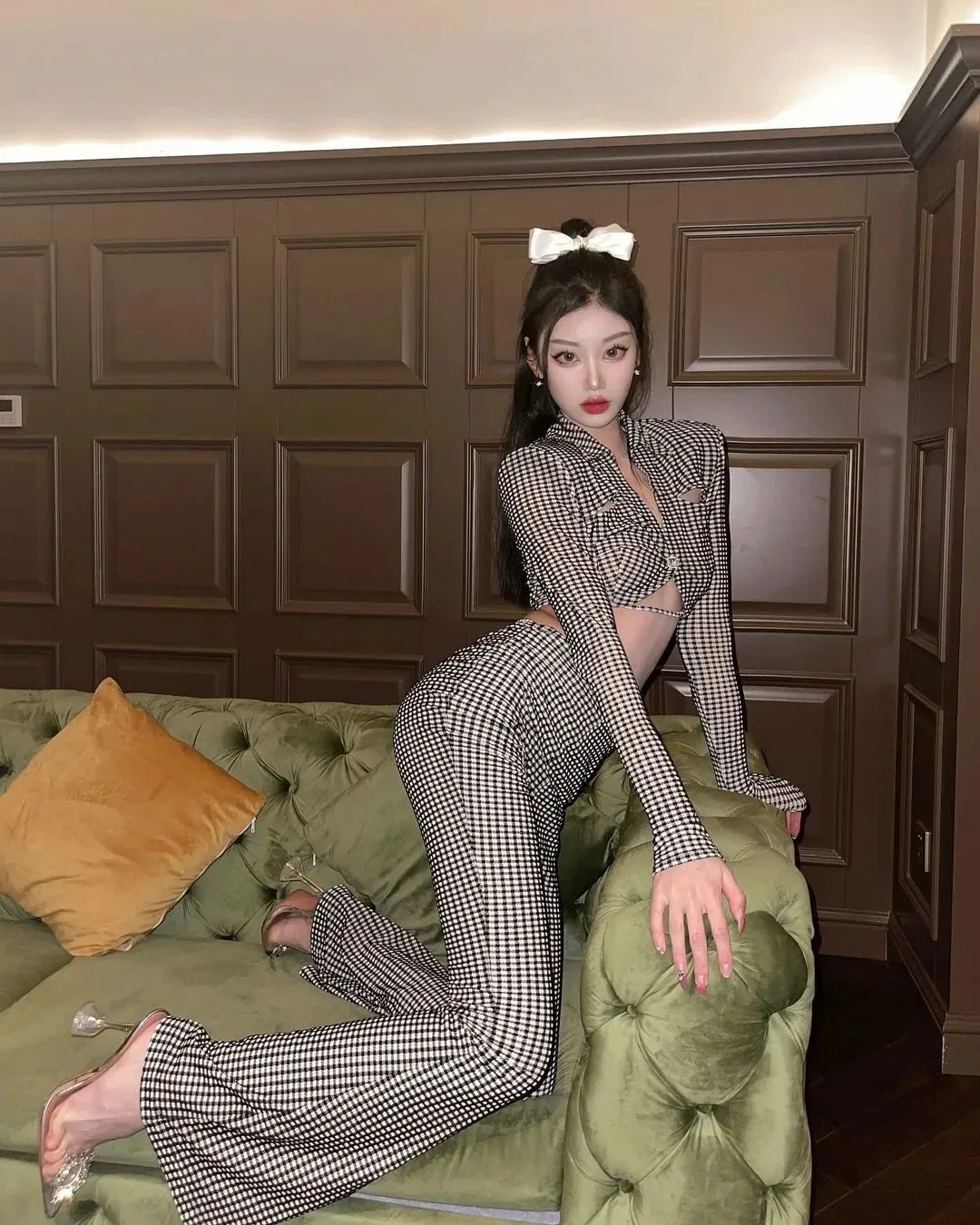 国产网红Audreyz,钟爱黑丝御姐风(附生活照写真图片) | 黑料正能量