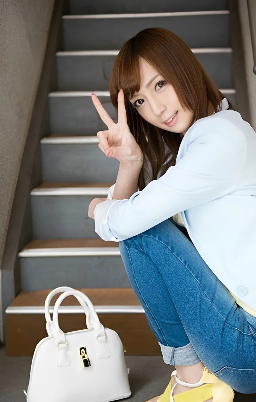 车牌番号小编作品:冬月枫,性感大长腿的赛车女郎! | 黑料正能量