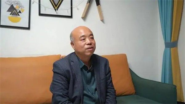 解克锋不是资产过亿的亿万富翁(自媒体真是喜欢夸大)