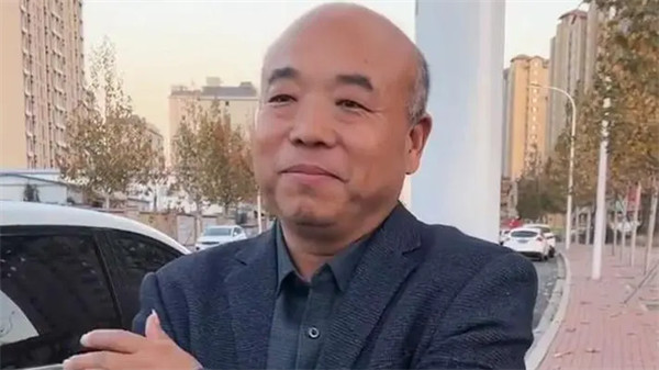 解克锋不是资产过亿的亿万富翁(自媒体真是喜欢夸大)