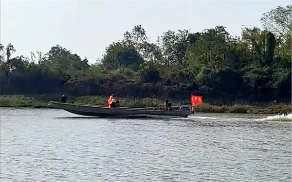 云梦泽钓鱼事件频繁上热搜(为什么就这么火)