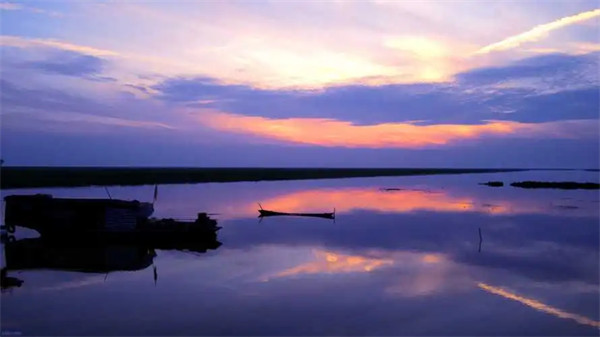 云梦泽钓鱼事件频繁上热搜(为什么就这么火)