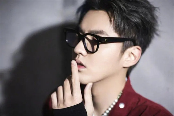 吴亦凡都做了哪些错事(所谓的偶像没想到这么恶心)