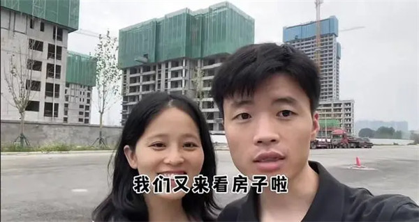 烂尾楼夫妇亮亮丽君夫妇事件怎么回事(买过烂尾楼的都懂他们的苦)