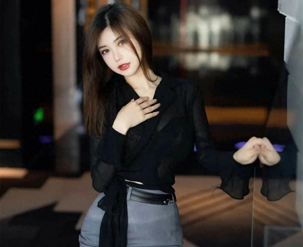 模特绮里嘉ula个人资料介绍(这种风格谁受得了)