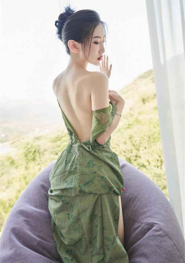 秀人网沈青黛资料介绍(看名字就感觉有气质)