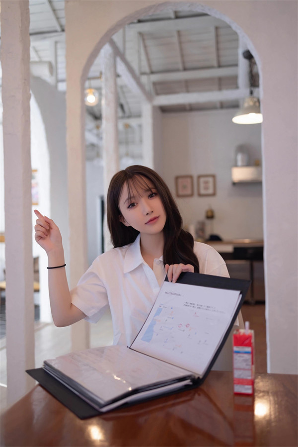 秀人网豆瓣酱资料介绍(别看年纪小特点就是大)