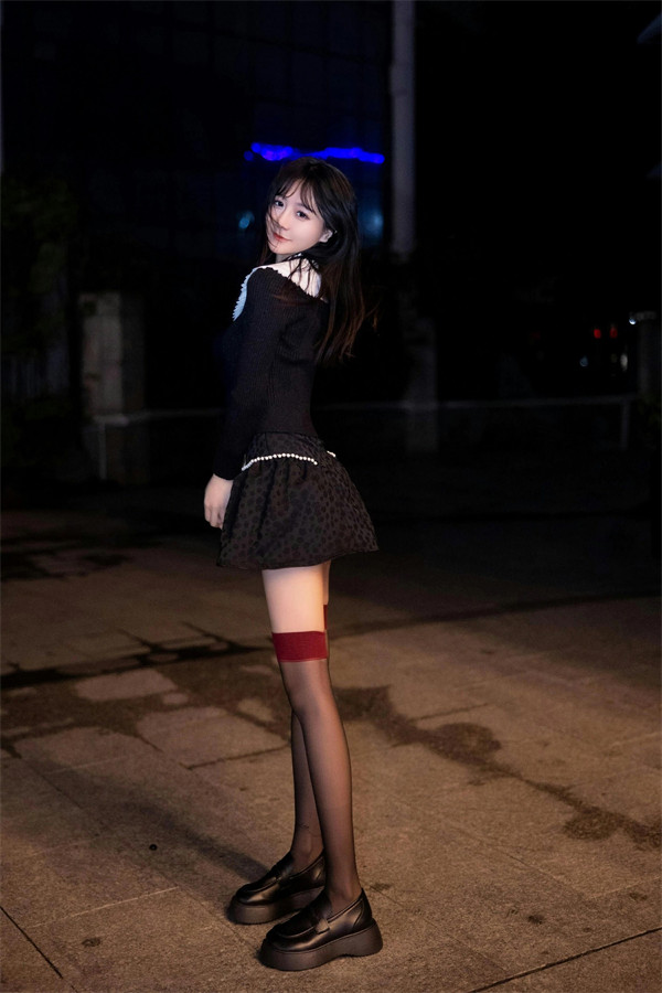 秀人网模特谢小蒽幼幼资料介绍(萝莉脸谁扛得住)