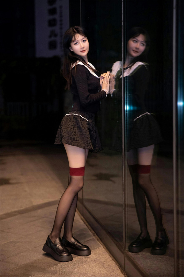 秀人网模特谢小蒽幼幼资料介绍(萝莉脸谁扛得住)