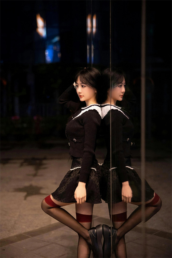 秀人网模特谢小蒽幼幼资料介绍(萝莉脸谁扛得住)