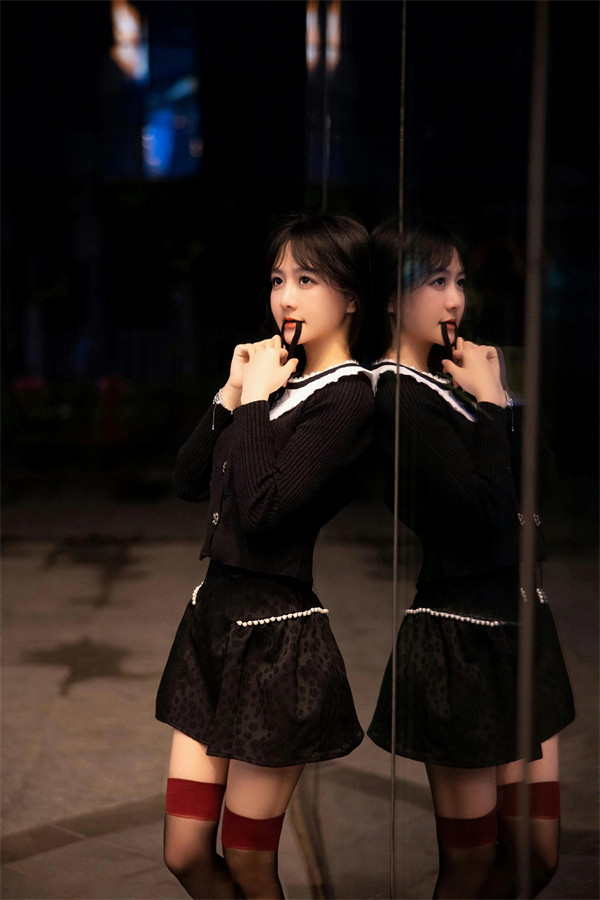 秀人网模特谢小蒽幼幼资料介绍(萝莉脸谁扛得住)