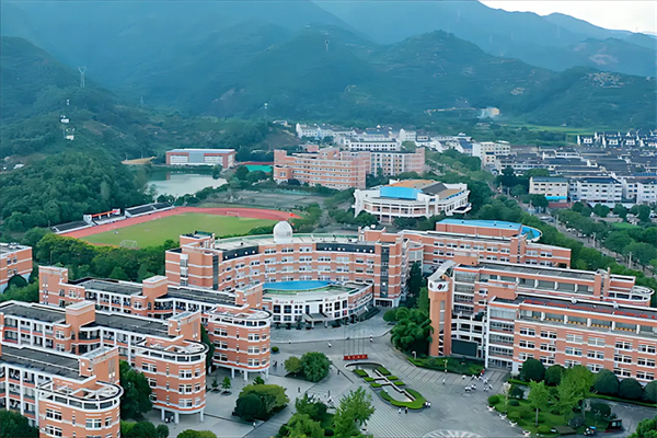 回浦中学篮球队为什么那么厉害(是有底蕴在的)