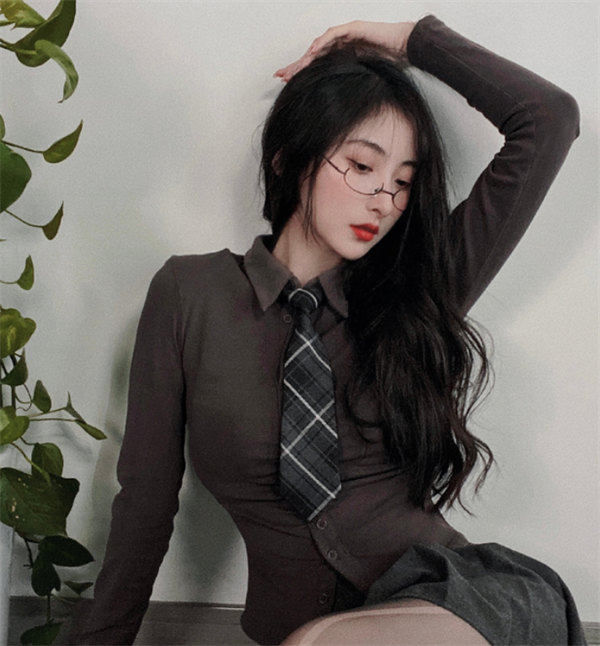 解说鼓鼓被叫娜美寿司是什么梗(穿着老是被吐槽)