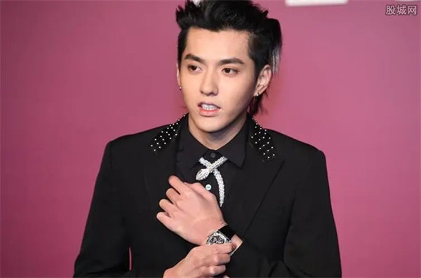 必须要把吴亦凡驱逐出境是为什么(网友觉得这都算轻的)