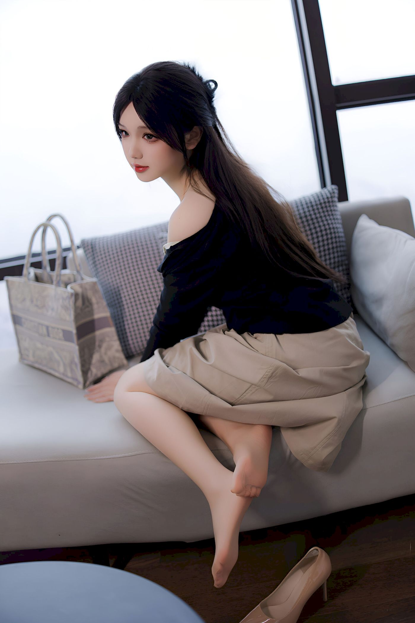 动漫博主雪晴Astra丝足美腿职场大姐姐主题写真